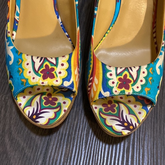 Nine West Wild Thing Cork Wedges. Bright Floral Paisley. Peep Toe. Size 8. - Picture 6 of 8